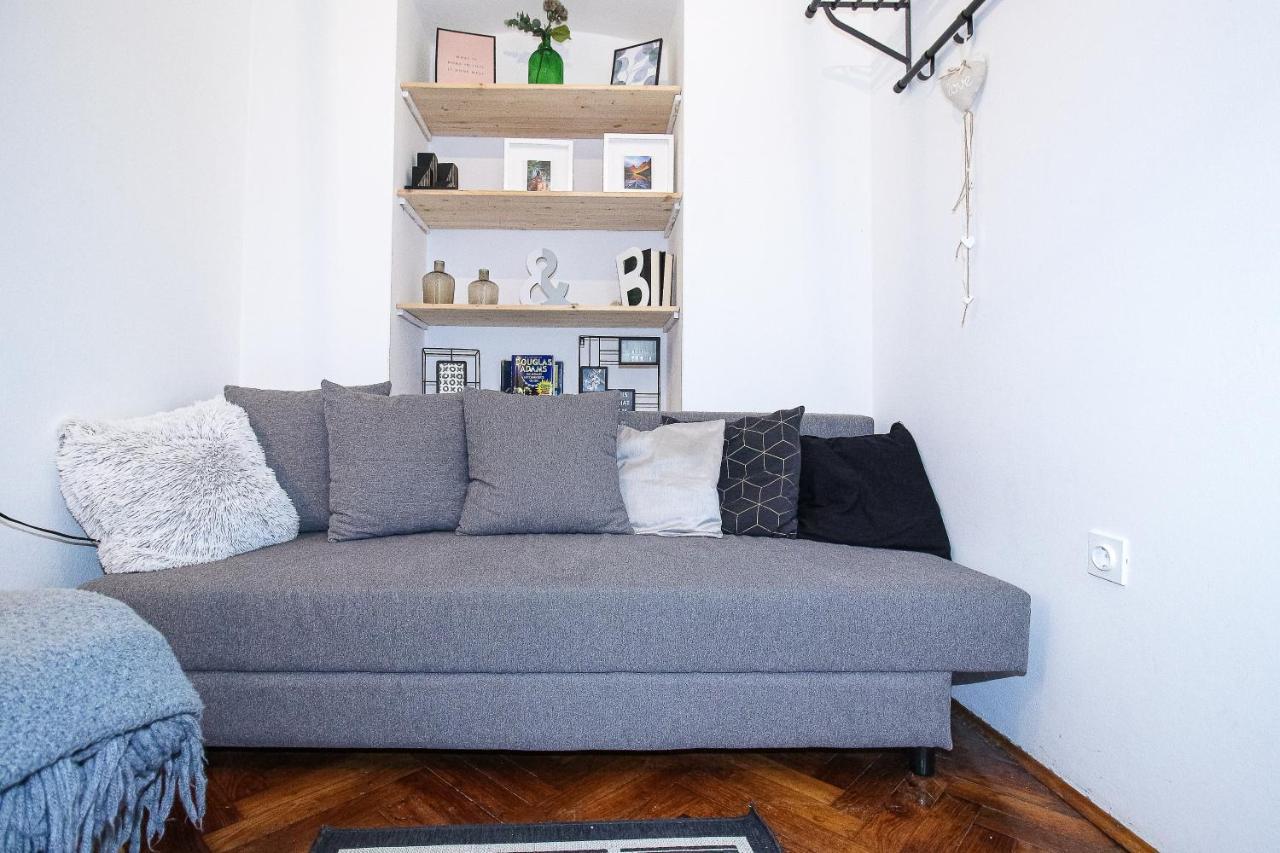 Apartment G37 *